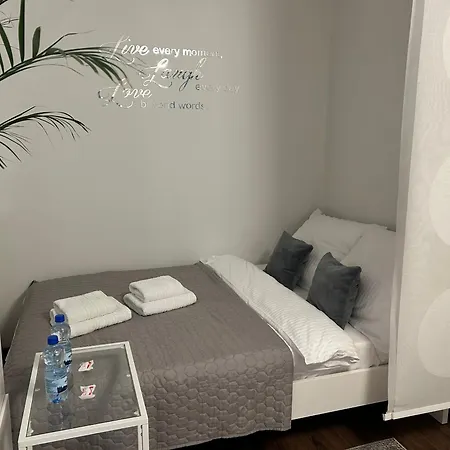 Słoneczne Mieszkanko Przymorze 2 Km Do Plaży Apartament *